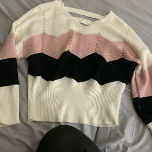 Womens Large V Neck Sweater Full Circle Trends